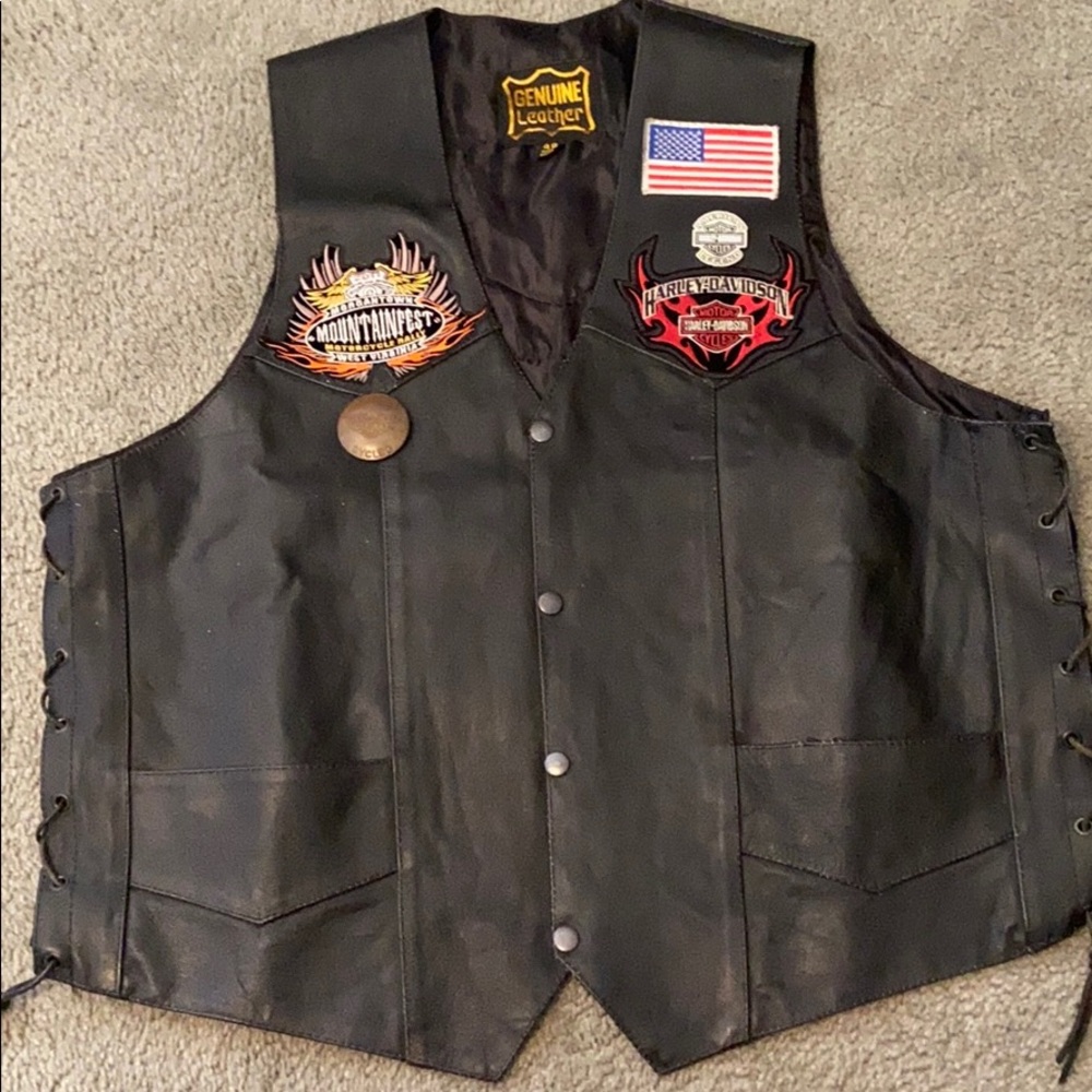 Men’s Genuine Leather Vest with patches size 48